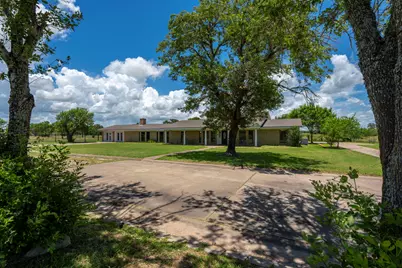 3345 E Austin Street, Giddings, TX 78942 - Photo 5