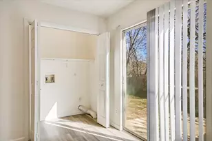 1402 Waterloo Tr, Austin, TX 78704 - Photo 9