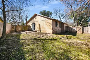 1402 Waterloo Tr, Austin, TX 78704 - Photo 17