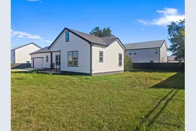300 E Front Street, Thorndale, TX 76577 - Photo 23