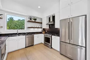 1704 E 32nd St, Austin, TX 78722 - Photo 7