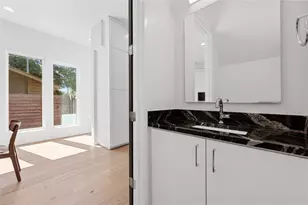 1704 E 32nd St, Austin, TX 78722 - Photo 17