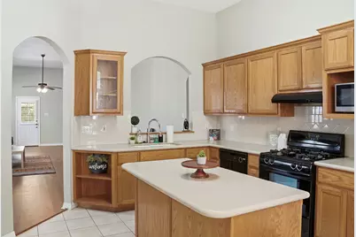 409 E Austin Avenue, Round Rock, TX 78664 - Photo 15