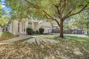 409 E Austin Ave, Round Rock, TX 78664 - Photo 5