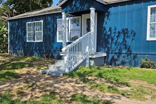 105 N Rhomberg St, Burnet, TX 78611 - Photo 3