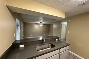 4607 E 12th St, Austin, TX 78721 - Photo 5