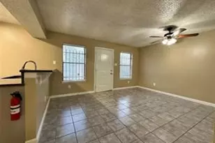 4607 E 12th St, Austin, TX 78721 - Photo 9