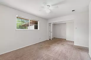 213 Indian Oak Dr, Bastrop, TX 78602 - Photo 9