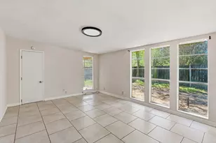 213 Indian Oak Dr, Bastrop, TX 78602 - Photo 7