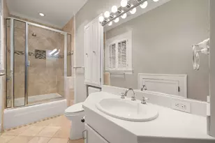 105 Laurel Ln, Austin, TX 78705 - Photo 17