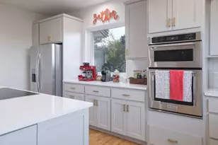 4005 Skillet Cove, Spicewood, TX 78669 - Photo 11