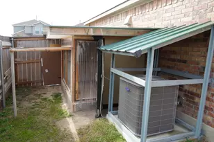 231 Milliner Loop, Hutto, TX 78634 - Photo 23