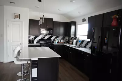 231 Milliner Loop, Hutto, TX 78634 - Photo 5