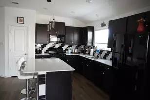 231 Milliner Loop, Hutto, TX 78634 - Photo 5