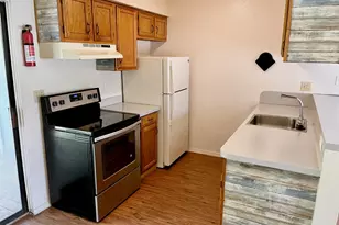 122 Hillside Dr, Elgin, TX 78621 - Photo 7