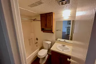 122 Hillside Dr, Elgin, TX 78621 - Photo 9