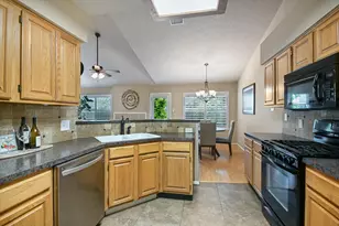 8105 Washita Dr, Austin, TX 78749 - Photo 9