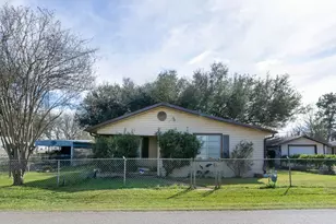 213 Cherry Dr, Lexington, TX 78947 - Photo 1