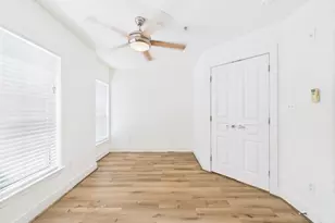 711 W 32nd St, Austin, TX 78705 - Photo 19