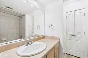 711 W 32nd St, Austin, TX 78705 - Photo 25