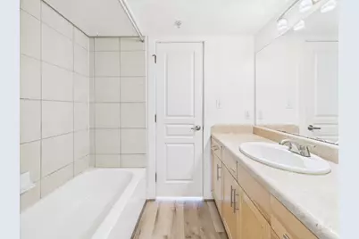 711 W 32nd Street #119, Austin, TX 78705 - Photo 17