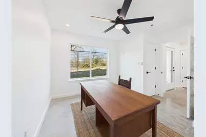 5912 Harold Court #105, Austin, TX 78721 - Photo 9