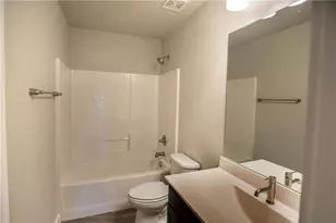 137 Lakeview Ct, Kyle, TX 78640 - Photo 9