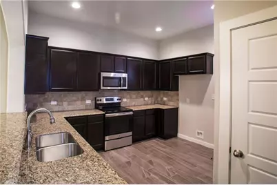 137 Lakeview Court, Kyle, TX 78640 - Photo 3
