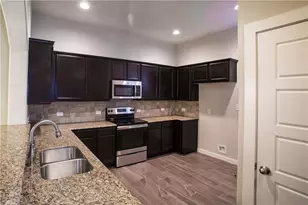 137 Lakeview Ct, Kyle, TX 78640 - Photo 3