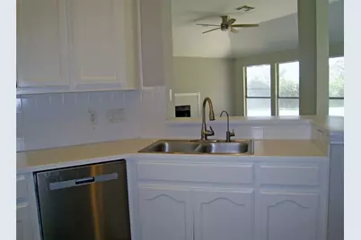 1010 Magnolia Cove, Buda, TX 78610 - Photo 7