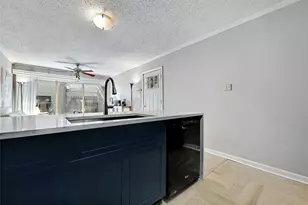 1304 Summit St, Austin, TX 78741 - Photo 5