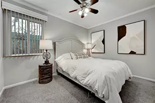 1304 Summit St, Austin, TX 78741 - Photo 9
