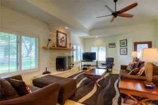 1924 Clubhouse Hill Dr, Spicewood, TX 78669 - Photo 3