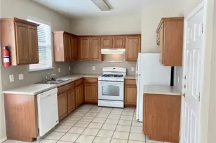 1121 Terry Dr, Austin, TX 78721 - Photo 7
