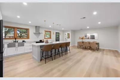 2710 Greenlawn Parkway, Austin, TX 78757 - Photo 7