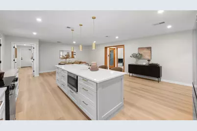 2710 Greenlawn Parkway, Austin, TX 78757 - Photo 5