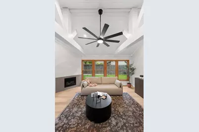 2710 Greenlawn Parkway, Austin, TX 78757 - Photo 11