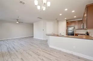 5701 Cougar Dr, Austin, TX 78745 - Photo 3