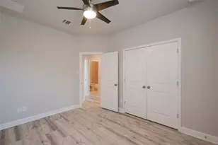 5701 Cougar Dr, Austin, TX 78745 - Photo 15