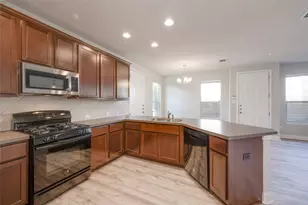 5701 Cougar Dr, Austin, TX 78745 - Photo 7