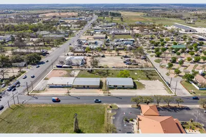 702 S Washington Highway, Fredericksburg, TX 78624 - Photo 5