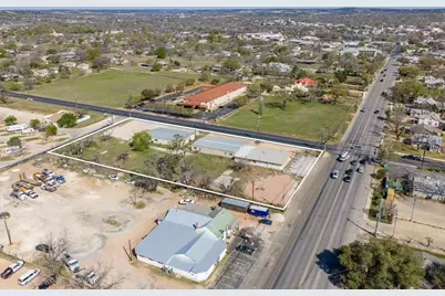 702 S Washington Highway, Fredericksburg, TX 78624 - Photo 7