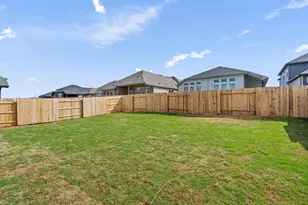 315 Diamondleaf Dr, Buda, TX 78610 - Photo 23