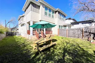 807 E 16th St, Austin, TX 78702 - Photo 1