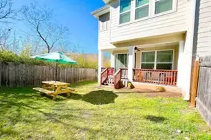 807 E 16th St, Austin, TX 78702 - Photo 31