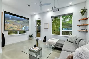 1131 Map St, Austin, TX 78721 - Photo 5