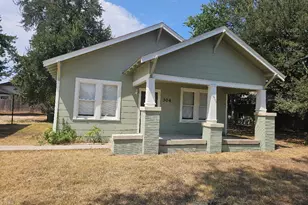 304 W Metcalfe St, Hutto, TX 78634 - Photo 1