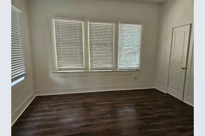 304 W Metcalfe Street, Hutto, TX 78634 - Photo 5