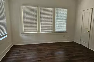 304 W Metcalfe St, Hutto, TX 78634 - Photo 5