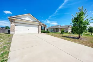209 Forest Moon Ln, Kyle, TX 78640 - Photo 3